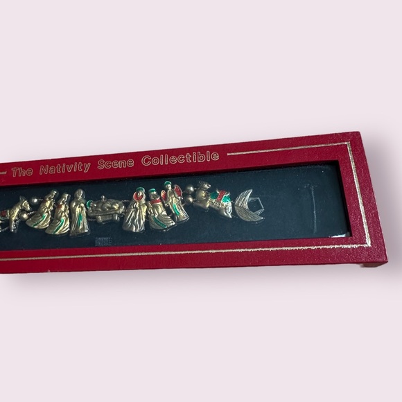 Vintage Nativity Scene Costume Jewelry Charm Bracelet Christmas Holiday Unique - Picture 3 of 9